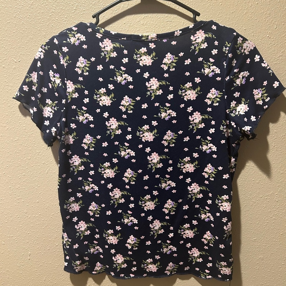 Floral Top - Picture 3 of 3